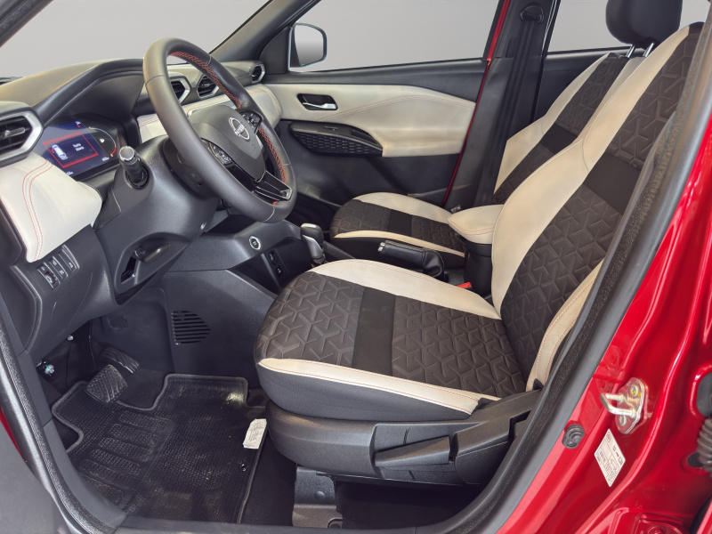 Nissan Magnite  5 pts. Exclusive, 1.0T, TM5, piel, RA-16 2025